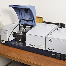 image picture of a evolved gas analysis device