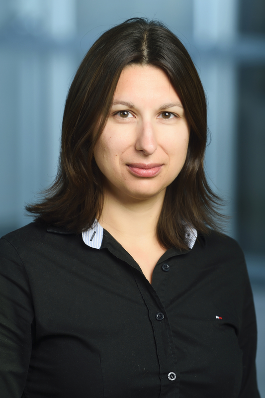 Portraitfoto von Tanja Kostic