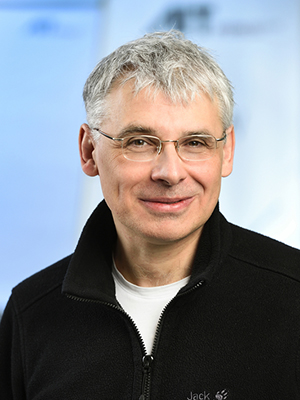 Portraitfoto von Christoph Nowak