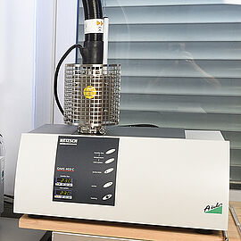 image picture of a evolved gas analysis device