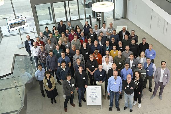 TeilnehmerInnen der Konferenz im Foyer des AIT .