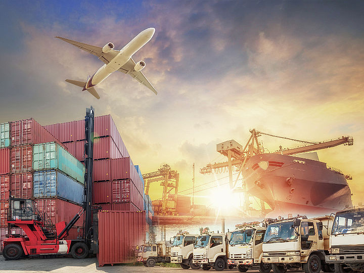 Transportmittel (Container, LKW, Flugzeug, Schiff)