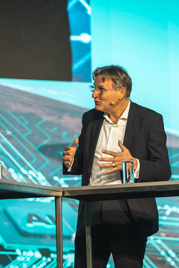 Andreas Kugi spricht beim Autonomous Main Event. Copyright Christian Steinbrenner