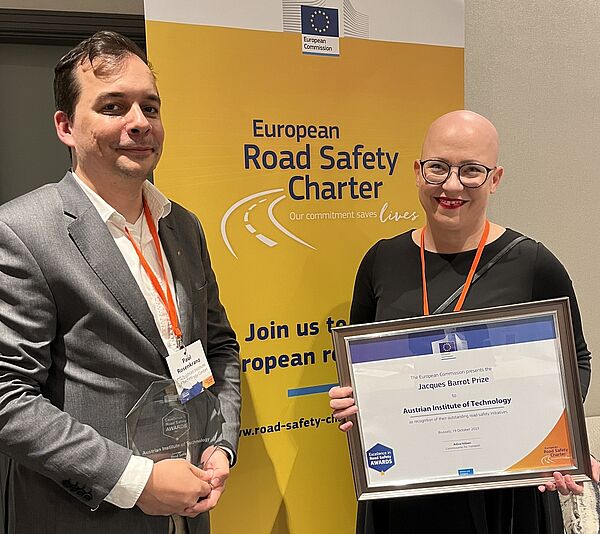Paul Rosenkranz und Anna Huditz mit beiden Awards