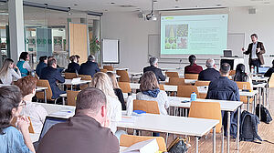 Vortrag in Höhrsaal