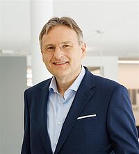 Portrait Andreas Kugi, Scientific Director des AIT