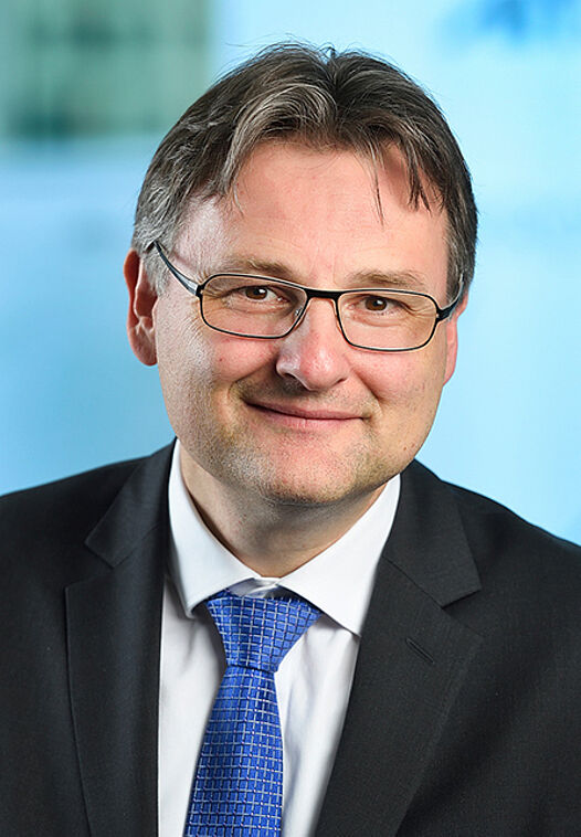 Portrait von Andreas Kugi, Professor für komplexe dynamische Systeme am Institut für Automatisierungs- und Regelungstechnik
