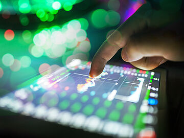 finger  pointing to the market data