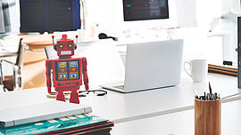 Imagebild Roboter am Arbeitsplatz