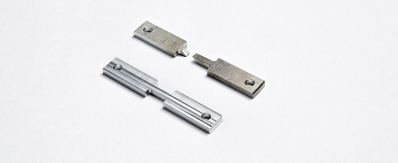 intakte und verbrauchte Zugprobe auf weißem Hintergrund