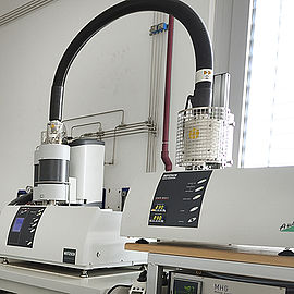 image picture of a evolved gas analysis device