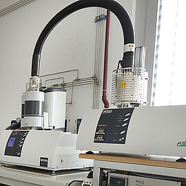 image picture of a evolved gas analysis device