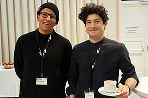 zwei Teilnehmer der Konferenz