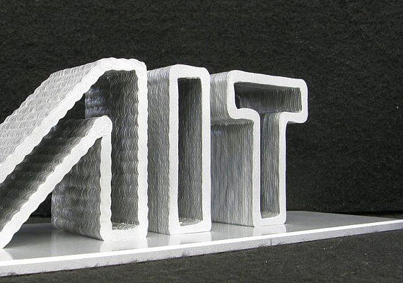 AIT Logobuchstaben in 3D aus Metall