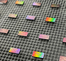 Photonische Chips auf Silizium Basis. Credit: AIT/B. Schrenk