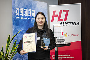 Hannah Vinatzer mit Preisen vor HL7 Roll-up