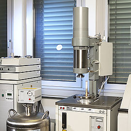 image picture of a laser flash analysis device