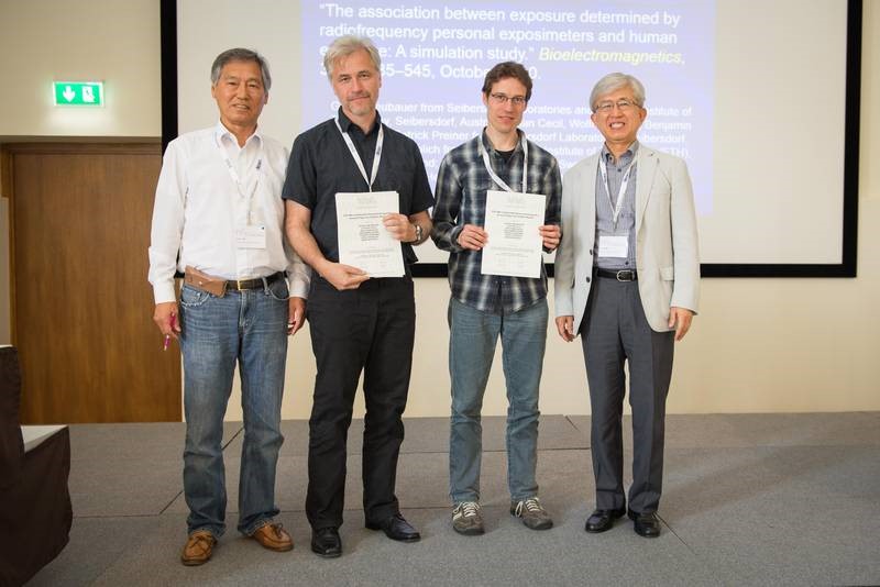 v.l.n.r.: James Lin (Chief editor, Bioelectromagnetics), Georg Neubauer (AIT), Marco Zahner (ETH Zürich) und Nam Kim (BEMS President)