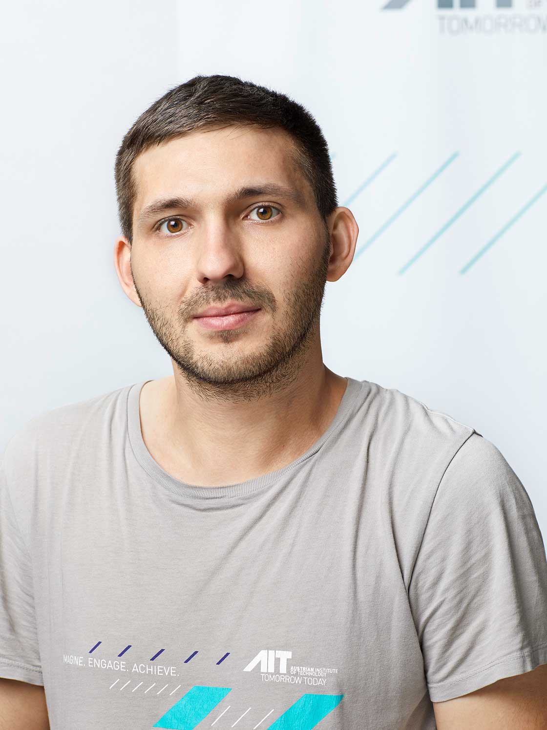Portrait photo of Kristijan Rajinovic