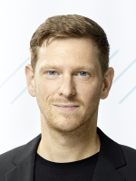 Portrait photo of Thomas Bäuml