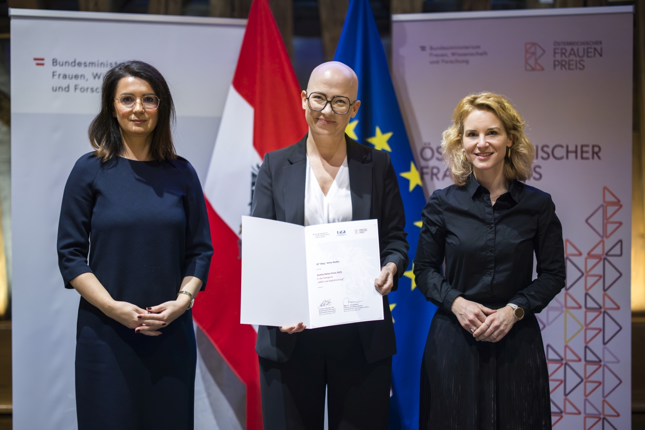 Mirela Memić (Director of LEA), Anna Huditz (AIT), Eva-Maria Holzleitner (Federal Minister for Women, Science and Research)