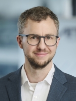 Portrait photo of Aurel Arnoldt