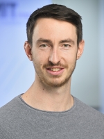 Portraitfoto von Elias Riegler, BSc