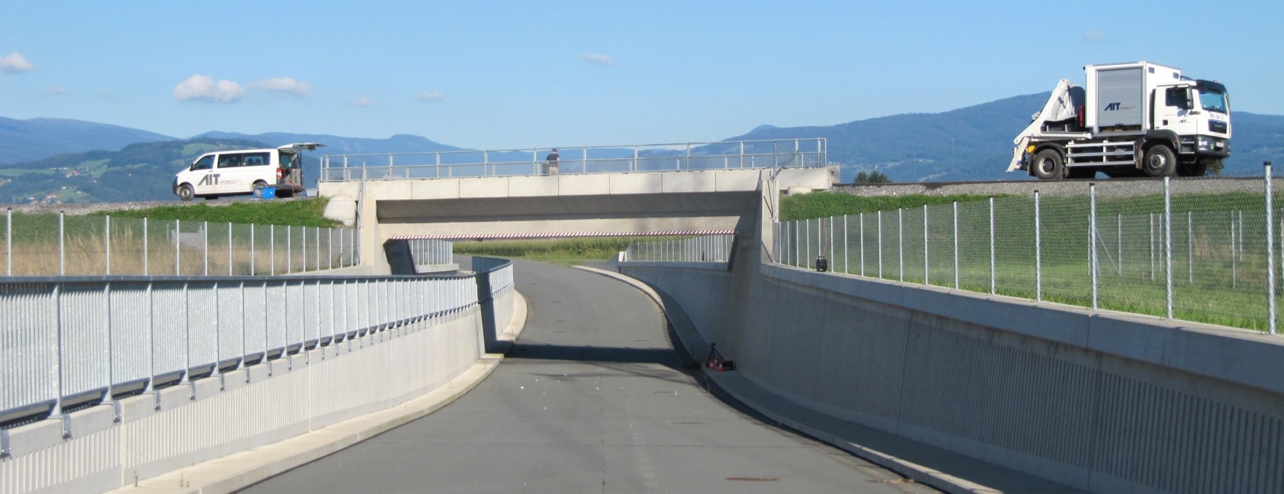 Eisenbahnbrücke und MoSeS