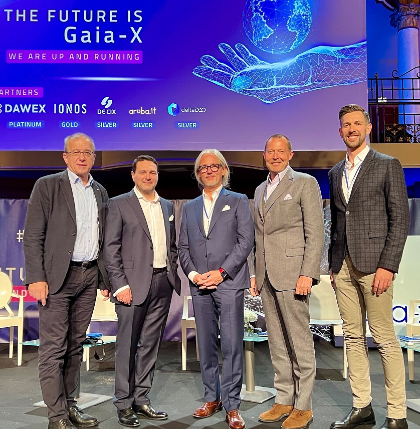 Gruppenfoto, von links: Helmut Leopold (Chairman Gaia-X Hub Austria), Roland Fadrany (COO Gaia-X Association for Data and Cloud (AISBL)), Francesco Bonfiglio (CEO), Tobias Höllwarth und Christian Tauber (both Managementboard Austria)