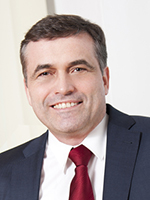 Portraitfoto von Andreas Vrabl