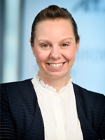Portraitfoto von Katharina Kurzbauer, MBA