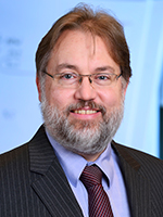 Portraitfoto von Ross King