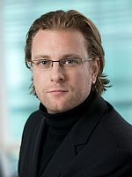 Portrait photo of Wolfram Rhomberg