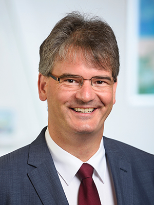 Portrait photo of Jörg Brodersen