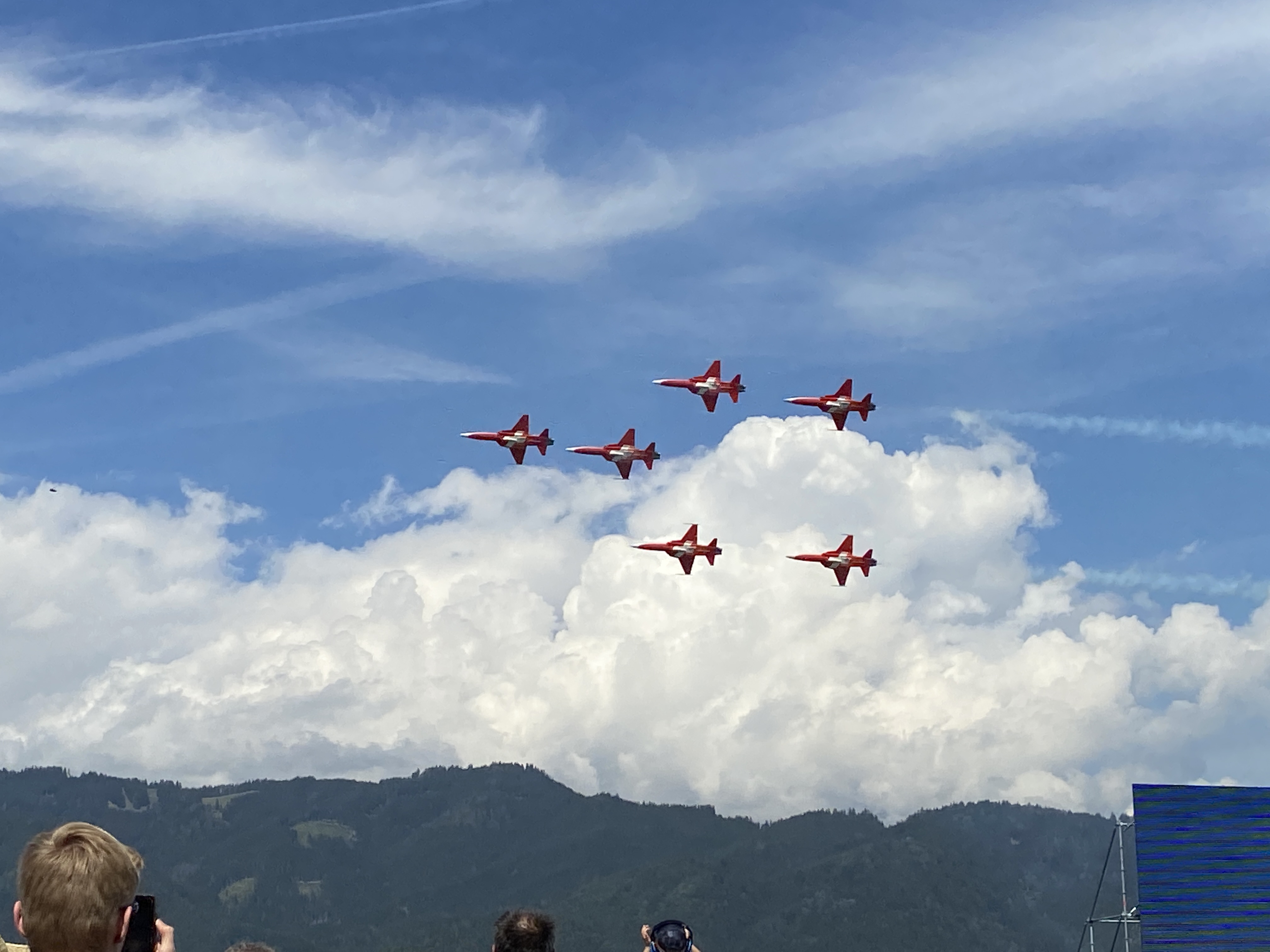 Formation der Schweizer Luftgarde