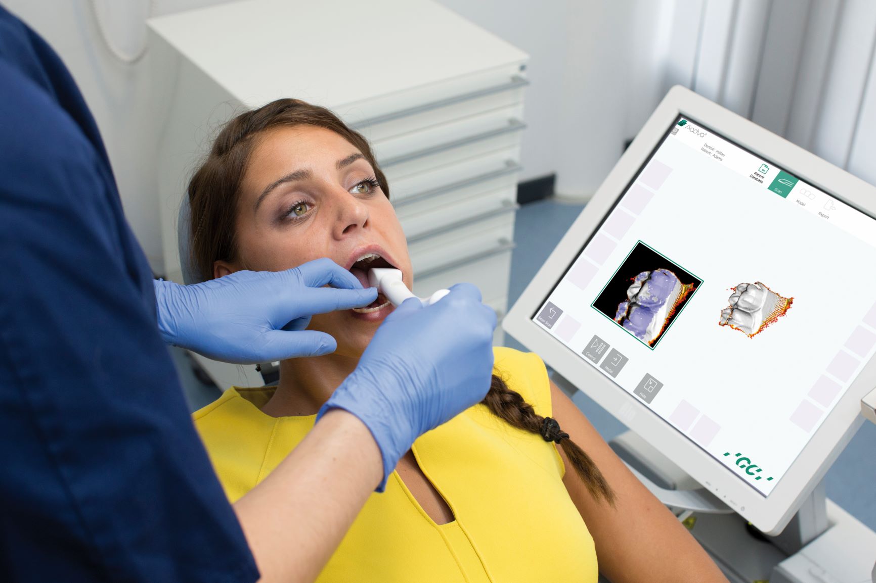 dentalscanner used on a patient