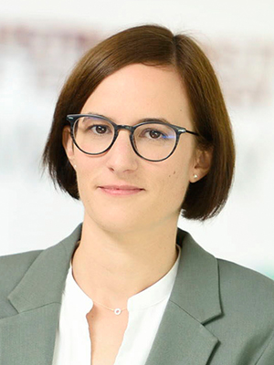 Portrait photo of Martina Neuländtner