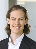 Portrait photo of Daniel Horak