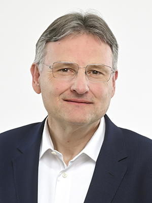 Portrait photo of Andreas Kugi