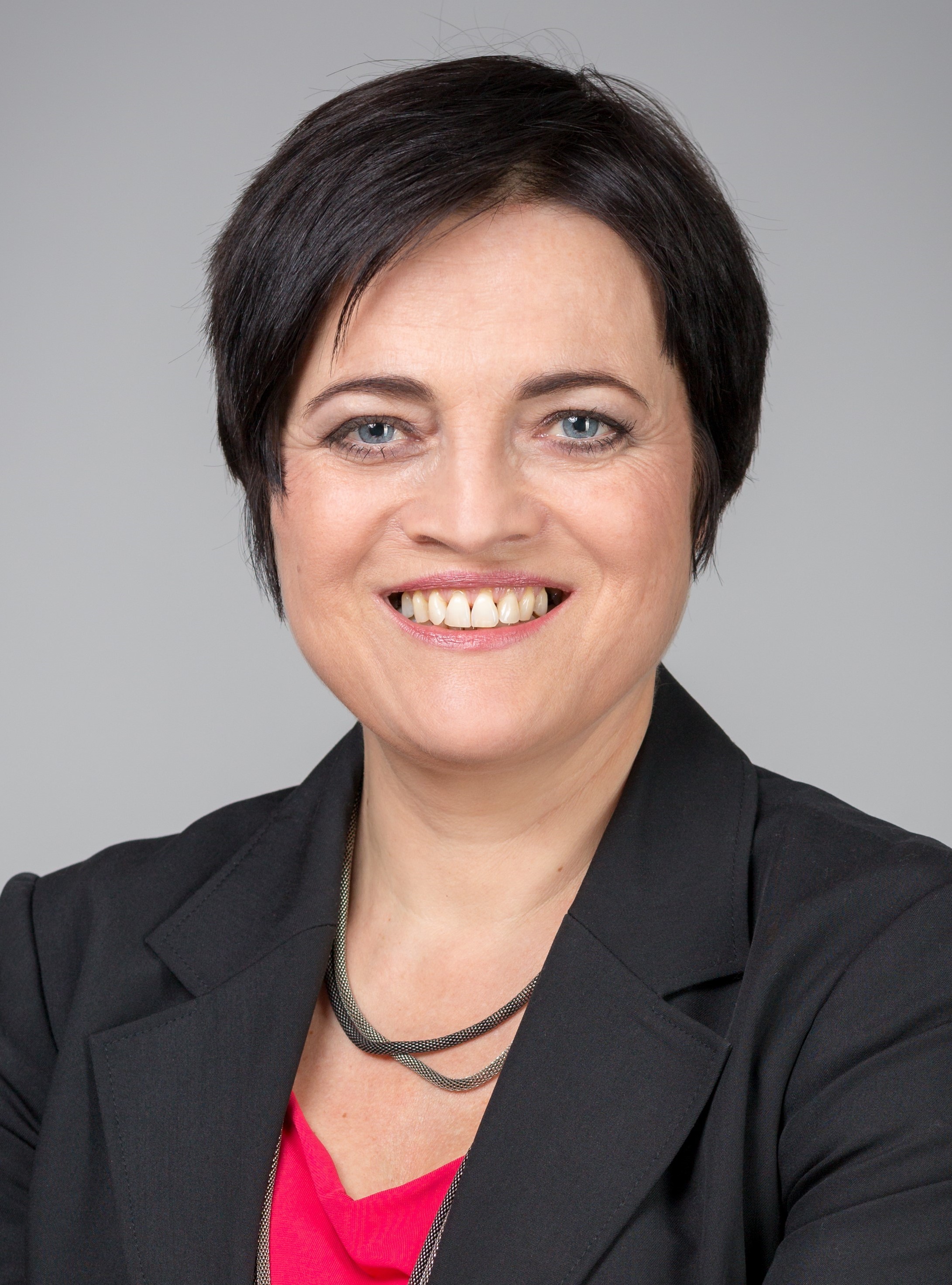 Portrait photo of Angela Sessitsch