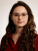 Profilbild Portraitfoto von Viktoria Illyés