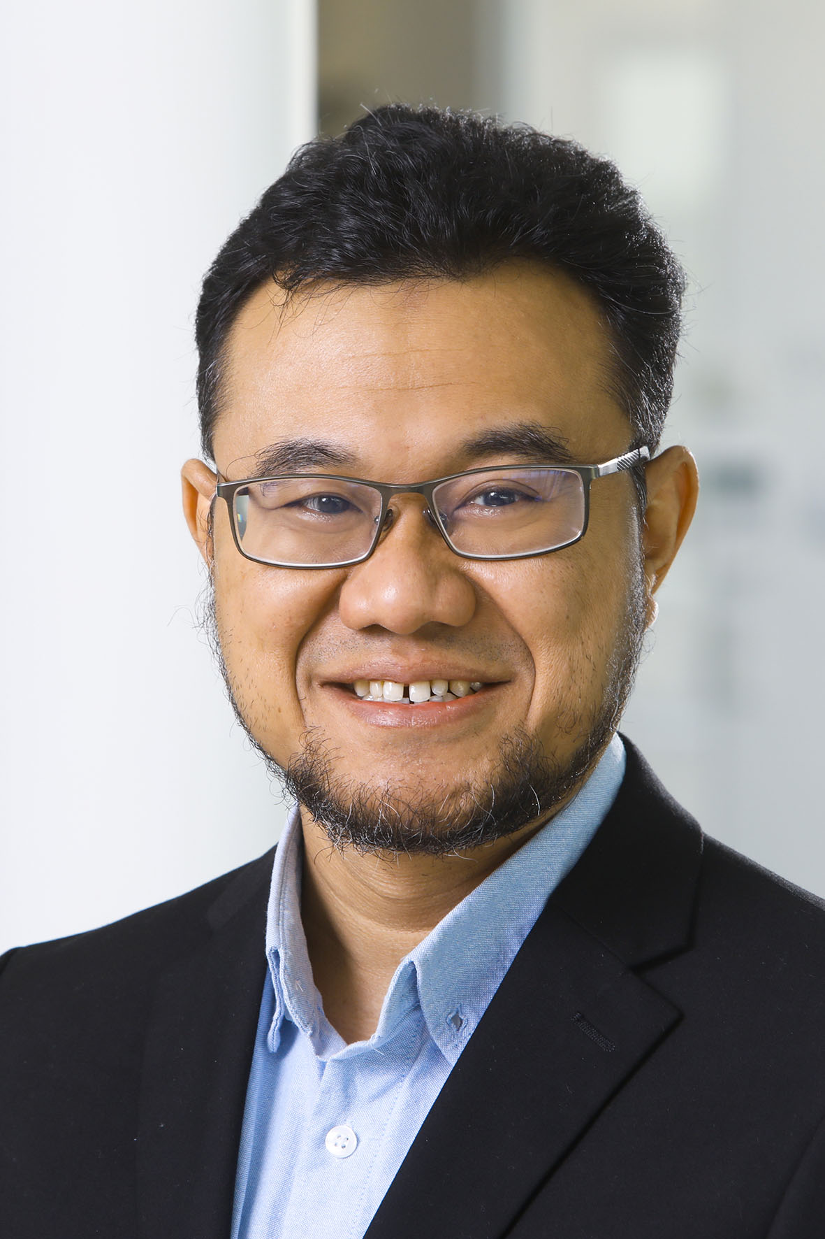 Portraitfoto von Rachmat Adhi Wibowo
